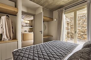 Apsila Pool Suites