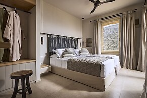 Apsila Pool Suites