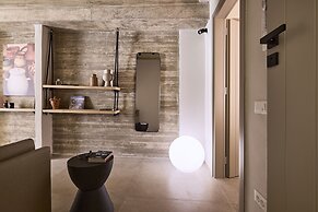 Apsila Pool Suites