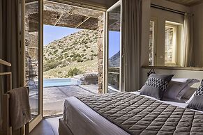 Apsila Pool Suites