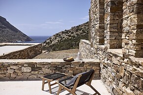 Apsila Pool Suites