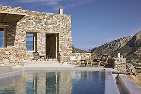 Apsila Pool Suites