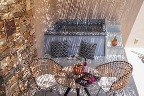 Apsila Pool Suites