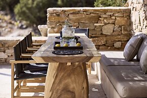 Apsila Pool Suites