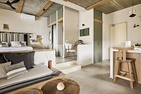 Apsila Pool Suites
