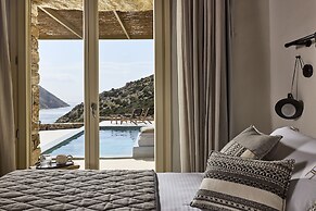 Apsila Pool Suites