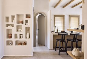 Apsila Pool Suites