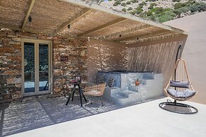 Apsila Pool Suites
