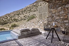 Apsila Pool Suites