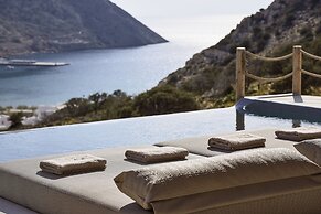Apsila Pool Suites