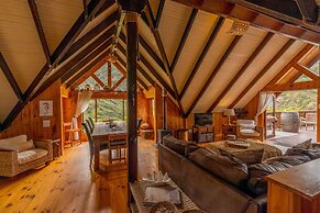 Ballots Bay Treehouse by HostAgents