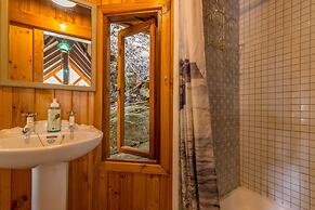Ballots Bay Treehouse by HostAgents