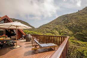 Ballots Bay Treehouse by HostAgents