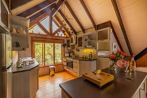 Ballots Bay Treehouse by HostAgents