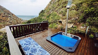 Ballots Bay Treehouse by HostAgents