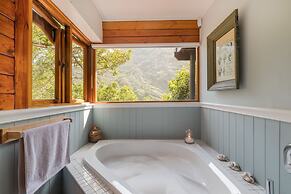 Ballots Bay Treehouse by HostAgents