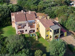 Graziose Ville con A.C e piscina comune