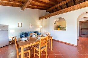 Graziose Ville con A.C e piscina comune