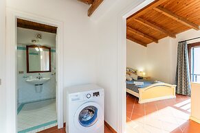 Graziose Ville con A.C e piscina comune
