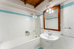 Graziose Ville con A.C e piscina comune