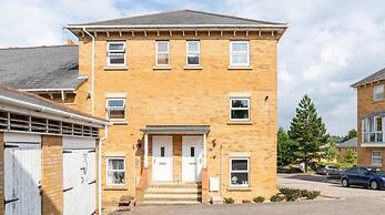 Captivating 2-bed Apartment in Chatham