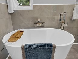 Coastal #1 and Cozy #2 - Seacliff Beach Suites