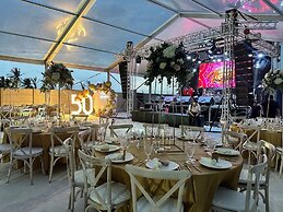 HOTEL TESORO BEACH