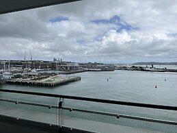 Waterfront Seaview Hotel Apartments