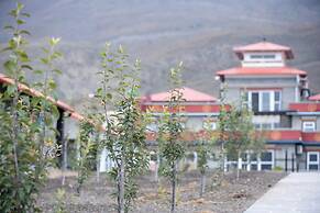 Lo Mustang Himalayan Resort