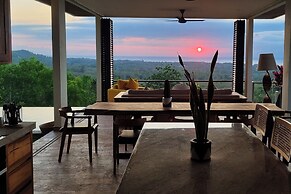 Uluwatu Sunset Hills