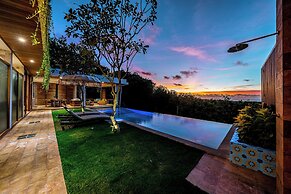 Uluwatu Sunset Hills