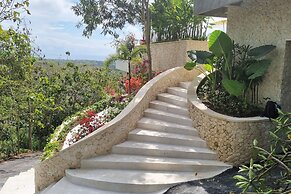 Uluwatu Sunset Hills