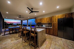 Uluwatu Sunset Hills