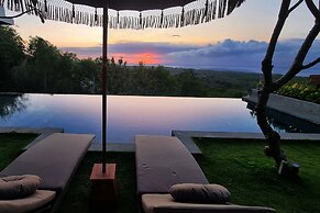 Uluwatu Sunset Hills