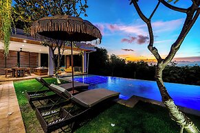 Uluwatu Sunset Hills