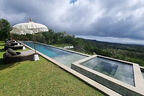 Uluwatu Sunset Hills