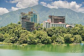 Bishui Shanju Lakeside B&B