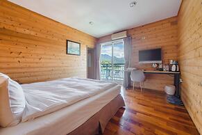 Bishui Shanju Lakeside B&B