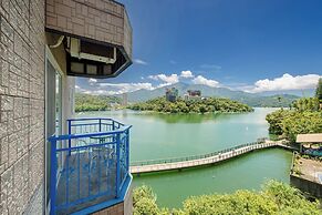 Bishui Shanju Lakeside B&B