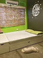 Moon Fools Hostel