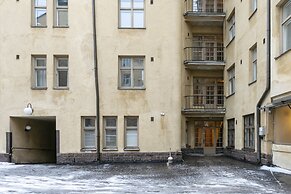 2ndhomes Central 85m2 2BR Apartment