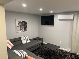 Modern 3 BR Home - Family Friendly