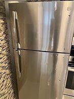 Modern 3 BR Home - Family Friendly