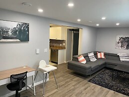 Modern 3 BR Home - Family Friendly