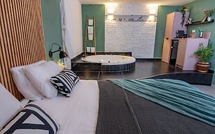 Kamaya Suites
