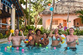 Mad Monkey Panglao