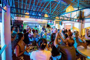 Mad Monkey Panglao