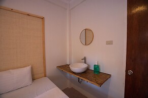Mad Monkey Panglao