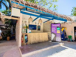 Mad Monkey Panglao