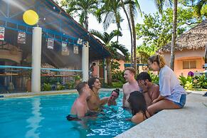 Mad Monkey Panglao